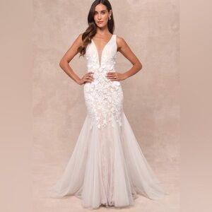 NWT Lulus Exceptional Vow White Tulle Lace Applique Mermaid Maxi Dress
